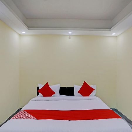 Hotel O Park Palace New Delhi Bagian luar foto