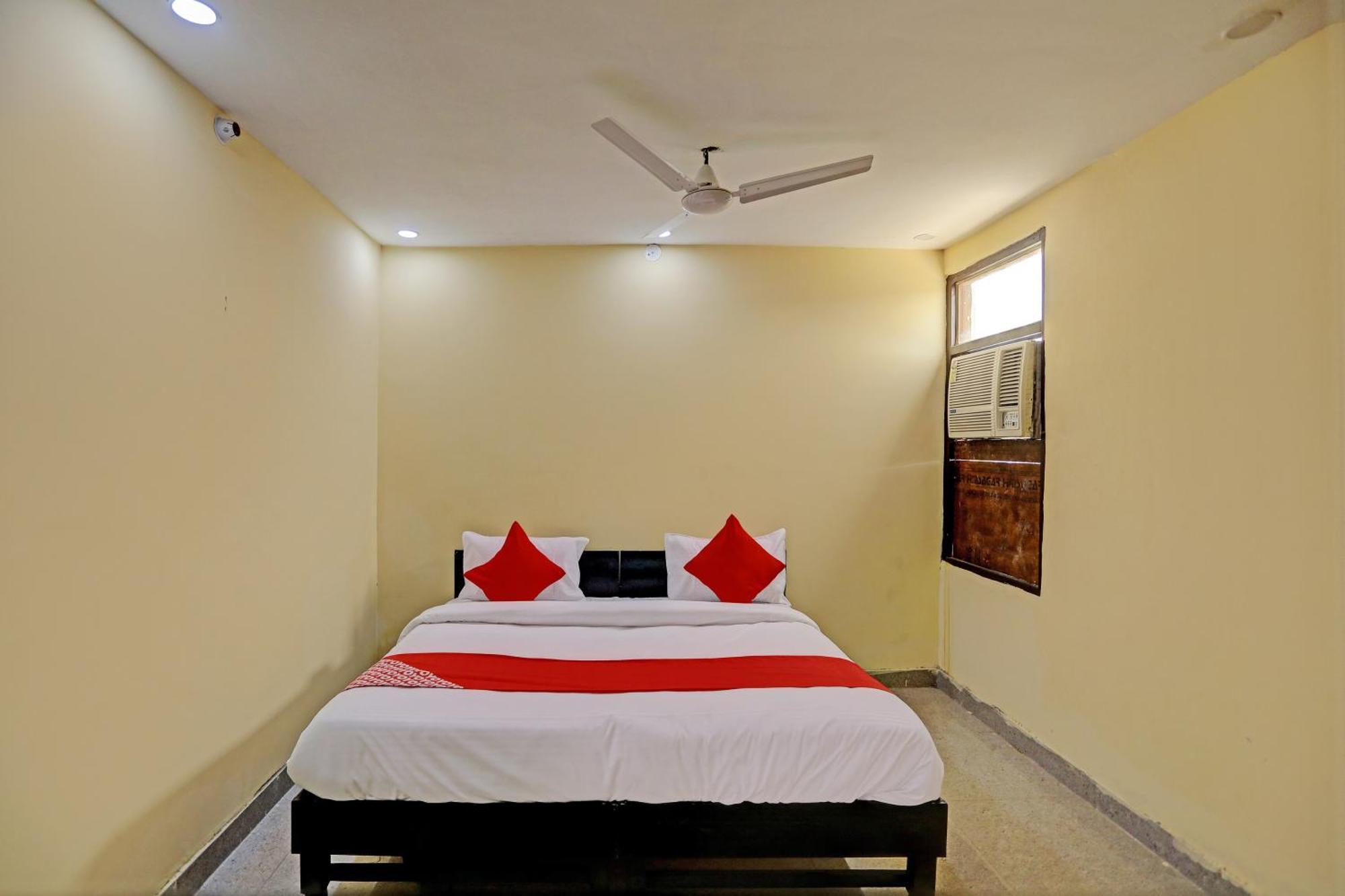 Hotel O Park Palace New Delhi Bagian luar foto