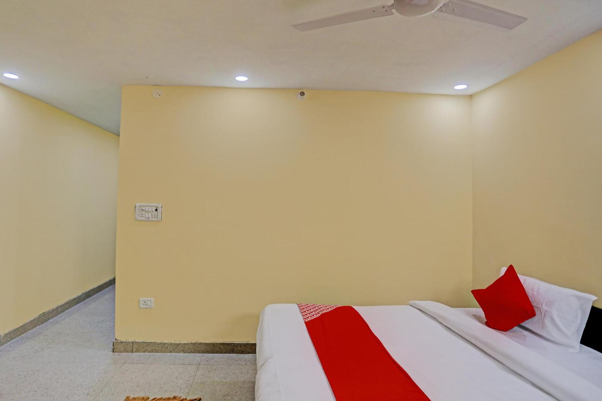Hotel O Park Palace New Delhi Bagian luar foto