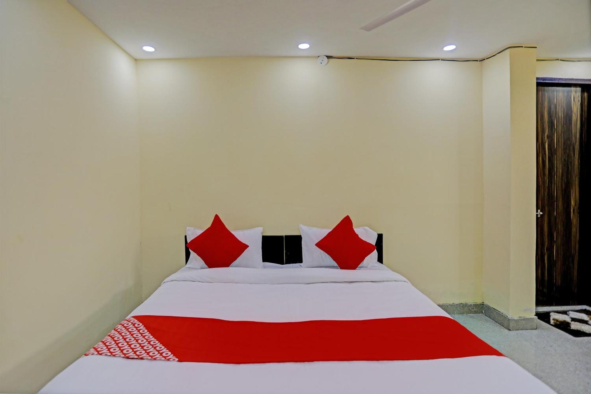 Hotel O Park Palace New Delhi Bagian luar foto